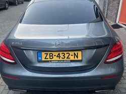 Grijs Gebruikt 2018 Mercedes E250 Premium Plus Sedan | € 26.500 (Goede deal)