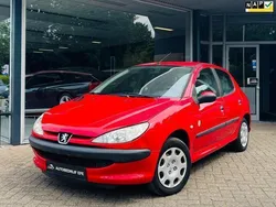 Rood Gebruikt 2005 Peugeot 206 Hatchback | € 700 (Super prijs)