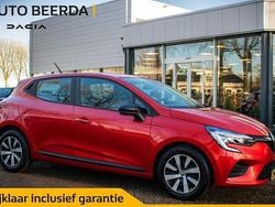 Rood Gebruikt 2023 Renault Clio V Equilibre Hatchback | € 14.900 (Goede deal)