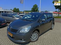 Grijs Gebruikt 2011 Toyota Verso MPV | € 9.950 (Eerlijke prijs)