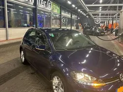 Blauw Gebruikt 2017 VW Golf VII Highline Hatchback | € 13.000