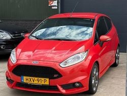 Rood Gebruikt 2013 Ford Fiesta ST Hatchback | € 8.999 (Goede deal)