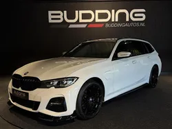 Wit Gebruikt 2022 BMW 320e Sport Line Stationwagen | € 33.950 (Eerlijke prijs)
