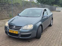 Blauw Gebruikt 2006 VW Jetta Comfortline Sedan | € 2.950 (Eerlijke prijs)