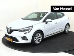 Wit Gebruikt 2020 Renault Clio V Intens Hatchback | € 15.440 (Eerlijke prijs)