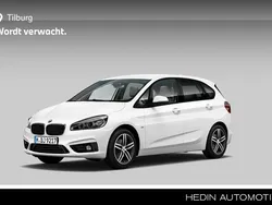 Wit Gebruikt 2017 BMW 220 Executive Stationwagen | € 18.880 (Eerlijke prijs)