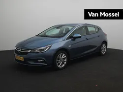 Blauw Gebruikt 2017 Opel Astra Innovation Hatchback | € 10.795 (Eerlijke prijs)