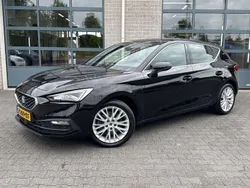 Zwart, metallic lak Gebruikt 2020 Seat Leon FR Hatchback | € 21.850 (Eerlijke prijs)
