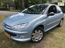 Grijs Gebruikt 2006 Peugeot 206 Hatchback | € 3.499 (Iets duurder)