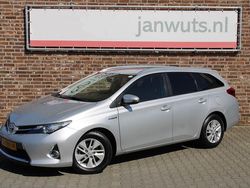 Grijs Gebruikt 2014 Toyota Auris Hybrid Stationwagen | € 15.950 (Iets duurder)