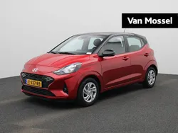 Rood Gebruikt 2024 Hyundai i10 Premium Hatchback | € 18.440 (Eerlijke prijs)
