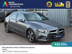 Grijs Gebruikt 2020 Mercedes A180 Business Sedan | € 22.750 (Goede deal)