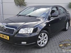 Zwart Gebruikt 2003 Toyota Avensis Luna Hatchback | € 3.495 (Eerlijke prijs)