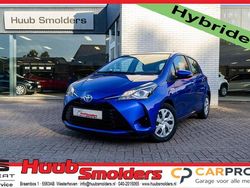 Blauw (metallic) Gebruikt 2018 Toyota Yaris Hybrid Active Hatchback | € 16.350 (Eerlijke prijs)