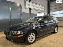 Zwart, metallic lak Gebruikt 2004 Volvo V40 Stationwagen | € 1.249 (Eerlijke prijs)