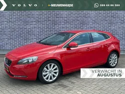 Rood Gebruikt 2015 Volvo V40 Summum Stationwagen | € 14.694 (Eerlijke prijs)