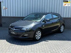 Zwart Gebruikt 2015 Opel Astra Business Hatchback | € 6.599 (Goede deal)