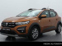 Oranje Gebruikt 2022 Dacia Sandero Essentiel Hatchback | € 15.445 (Eerlijke prijs)