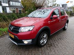 Rood Gebruikt 2015 Dacia Sandero Stepway Hatchback | € 6.295 (Eerlijke prijs)