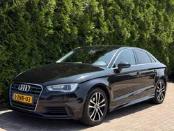 Zwart Gebruikt 2015 Audi A3 Attraction Sedan | € 9.890 (Duur)