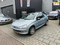 Grijs Gebruikt 2003 Peugeot 206 CC Sport Cabriolet | € 1.499 (Eerlijke prijs)