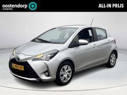 Grijs Gebruikt 2020 Toyota Yaris Hybrid Active Hatchback | € 14.900 (Goede deal)