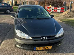 Zwart Gebruikt 2003 Peugeot 206 Hatchback | € 1.299 (Iets duurder)