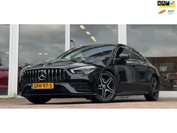Zwart, metallic lak Gebruikt 2019 Mercedes CLA250 AMG Sedan | € 33.894 (Eerlijke prijs)