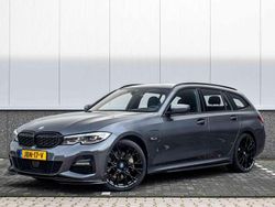 Grijs Gebruikt 2022 BMW 330e M Sport Stationwagen | € 37.950 (Eerlijke prijs)
