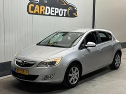 Grijs Gebruikt 2011 Opel Astra Selection Hatchback | € 3.499 (Iets duurder)