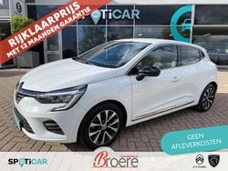 Wit Gebruikt 2023 Renault Clio V Techno Hatchback | € 17.300 (Eerlijke prijs)