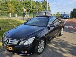 Zwart Gebruikt 2010 Mercedes E200 Elegance Coupé | € 12.500 (Goede deal)