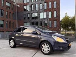 Grijs Gebruikt 2008 Opel Corsa Enjoy MPV | € 1.895 (Eerlijke prijs)