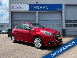 Rood Gebruikt 2019 Peugeot 208 Signature Sky Hatchback | € 9.400 (Goede deal)
