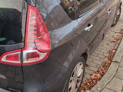 Grijs (metallic) Gebruikt 2010 Renault Scénic III MPV | € 3.950