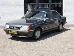 Grijs Gebruikt 1986 Opel Rekord S Sedan | € 6.950