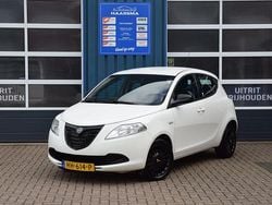 Wit Gebruikt 2015 Lancia Ypsilon Hatchback | € 6.800 (Eerlijke prijs)