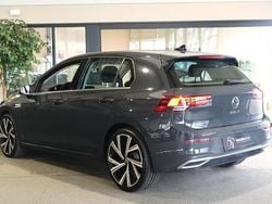 Grijs Gebruikt 2020 VW Golf VIII Style Hatchback | € 23.950 (Eerlijke prijs)
