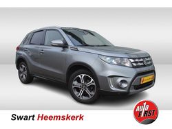 Grijs (metallic) Gebruikt 2017 Suzuki Vitara Exclusive SUV | € 16.450 (Eerlijke prijs)