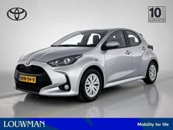Grijs Gebruikt 2024 Toyota Yaris Hybrid Active Hatchback | € 23.445 (Eerlijke prijs)