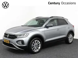 Grijs, metallic lak Gebruikt 2023 VW T-Roc Life SUV | € 21.900 (Goede deal)
