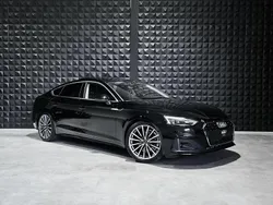 Zwart, metallic lak Gebruikt 2022 Audi A5 Sportback Design Hatchback | € 38.900 (Eerlijke prijs)