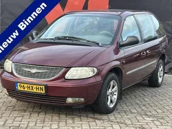 Rood Gebruikt 2002 Chrysler Voyager MPV | € 2.448 (Iets duurder)
