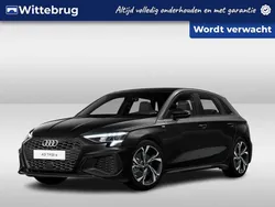 Zwart Gebruikt 2022 Audi A3 Sportback e-tron S-Line Sedan | € 31.950 (Eerlijke prijs)