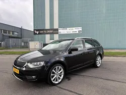 Zwart Gebruikt 2014 Skoda Octavia Business Line Stationwagen | € 6.750 (Eerlijke prijs)