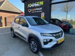 Grijs, metallic lak Gebruikt 2021 Dacia Spring Comfort Plus Hatchback | € 10.450 (Eerlijke prijs)