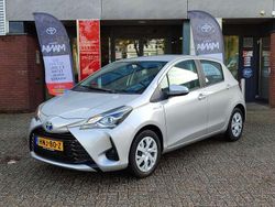 Grijs Gebruikt 2020 Toyota Yaris Hybrid Hatchback | € 15.340 (Super prijs)