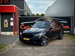 Zwart / carbonschwarz metallic (416) Gebruikt 2022 BMW X5 M Sport SUV | € 79.950
