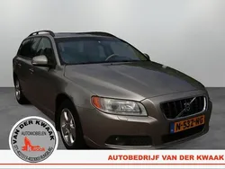 Bruin Gebruikt 2007 Volvo V70 Momentum Stationwagen | € 8.850 (Iets duurder)