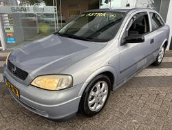 Grijs Gebruikt 2002 Opel Astra Edition Hatchback | € 1.450 (Eerlijke prijs)